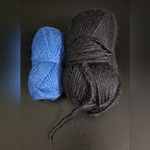 Lot Of 2 Patons Black & Blue Worsted Wool Crafting Crochet Knit Yarn